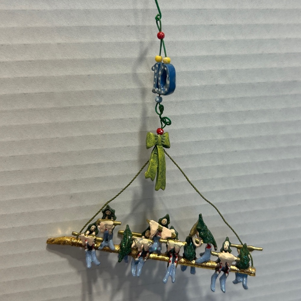 Dept 56 12 Days of Christmas Series 10 Kringles Pipers Piping.